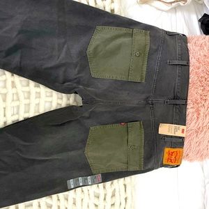 Men’s Levi’s 569 loose fit straight